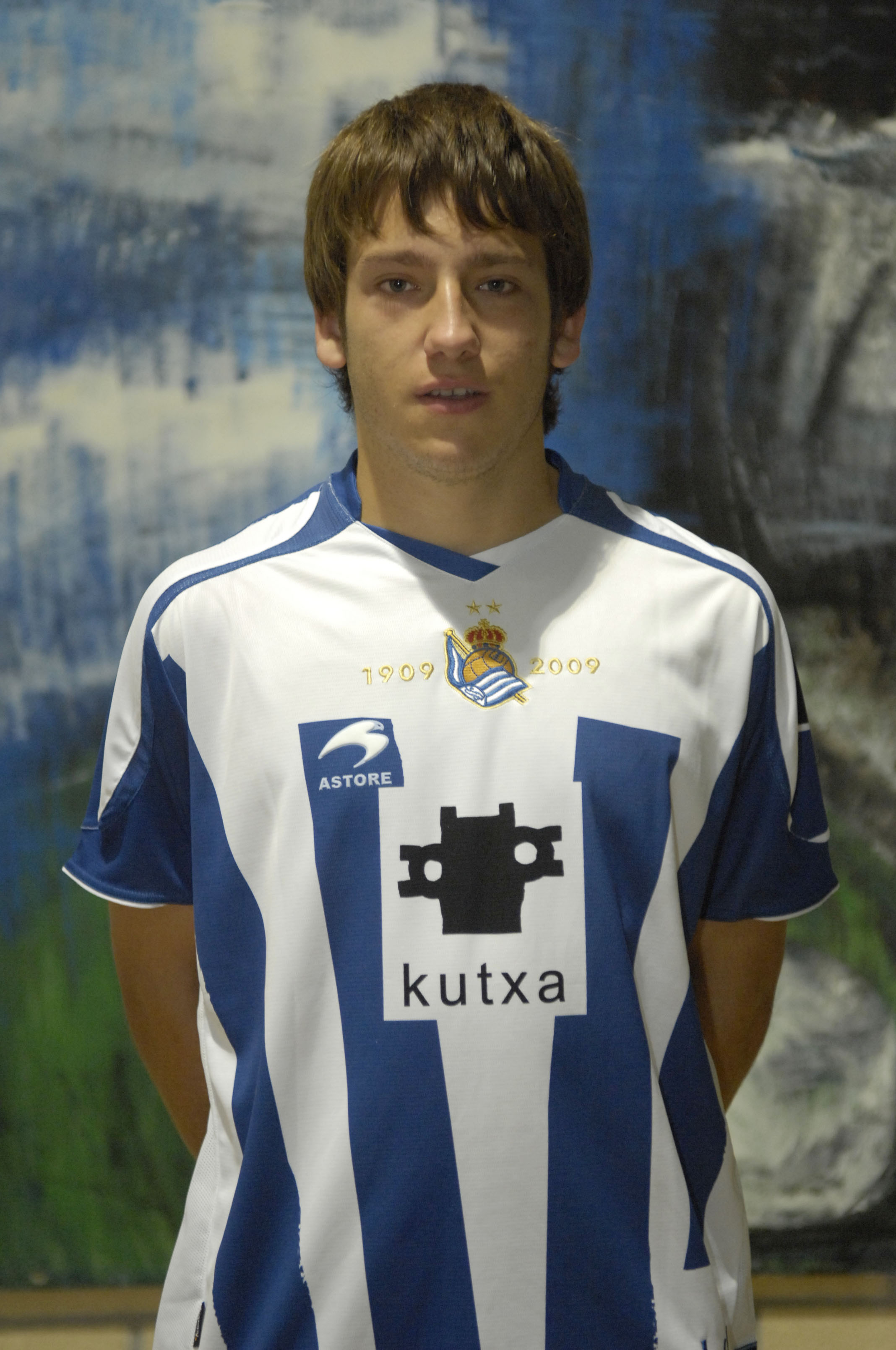 ELUSTONDO, O.