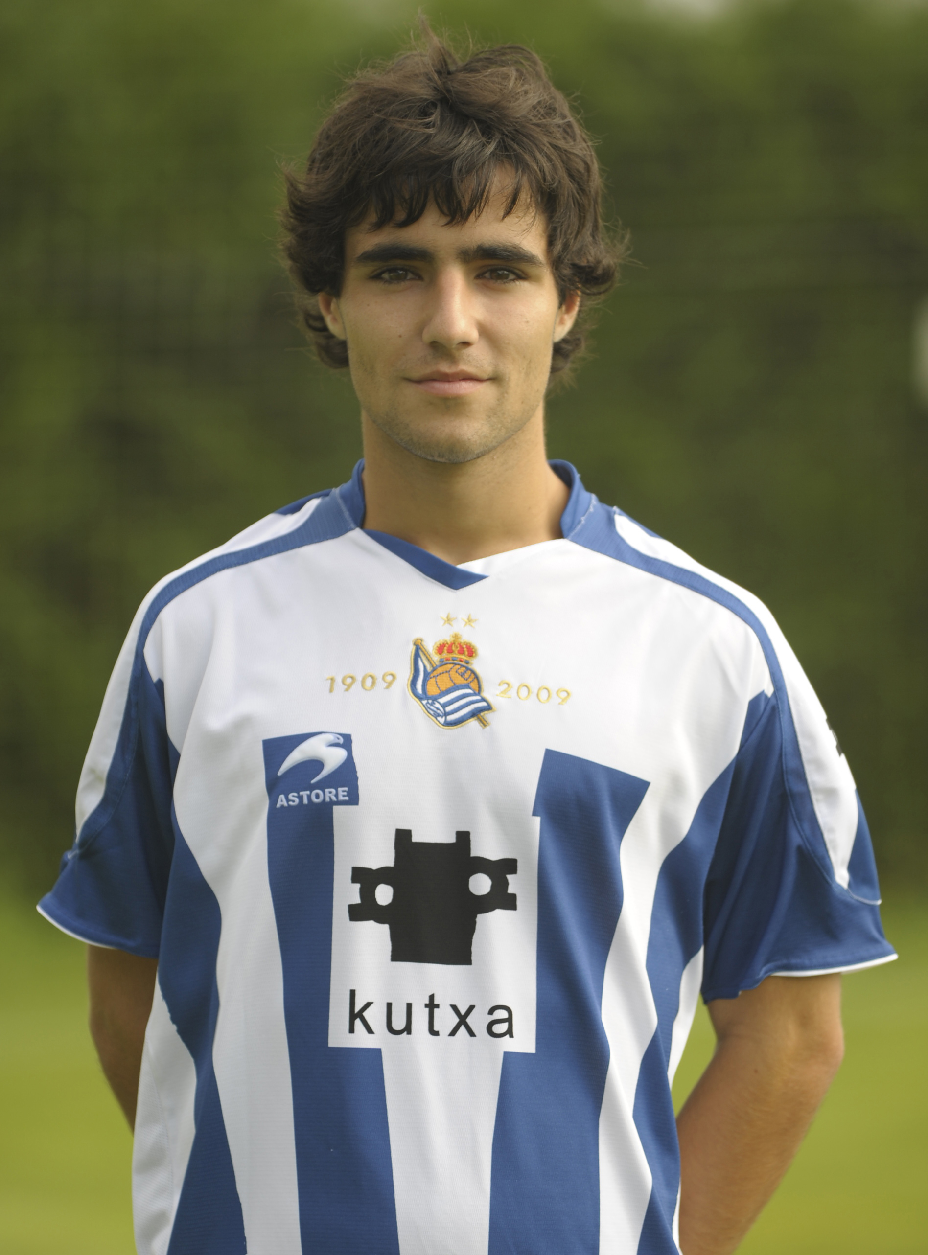 EIZMENDI, E.